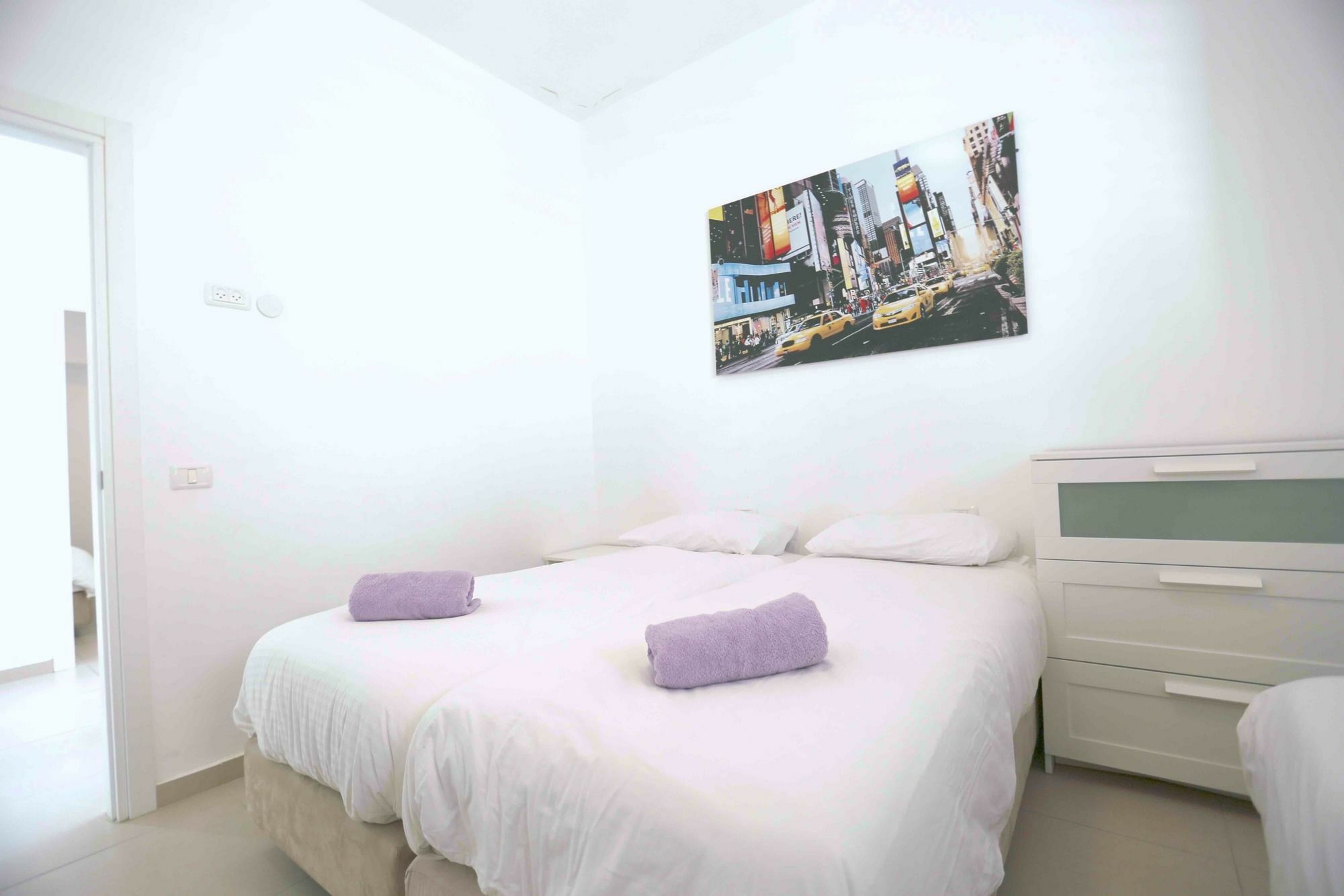 Holyguest - Natan Hahaham 6 Tel Aviv